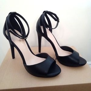 NEW! ORIGINAL le Chateau Women's Black Ankle Strap High Heel Sandals Size 36